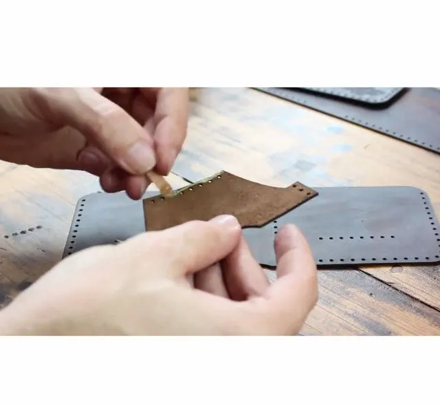 Make Your Own DIY Leather Wallet